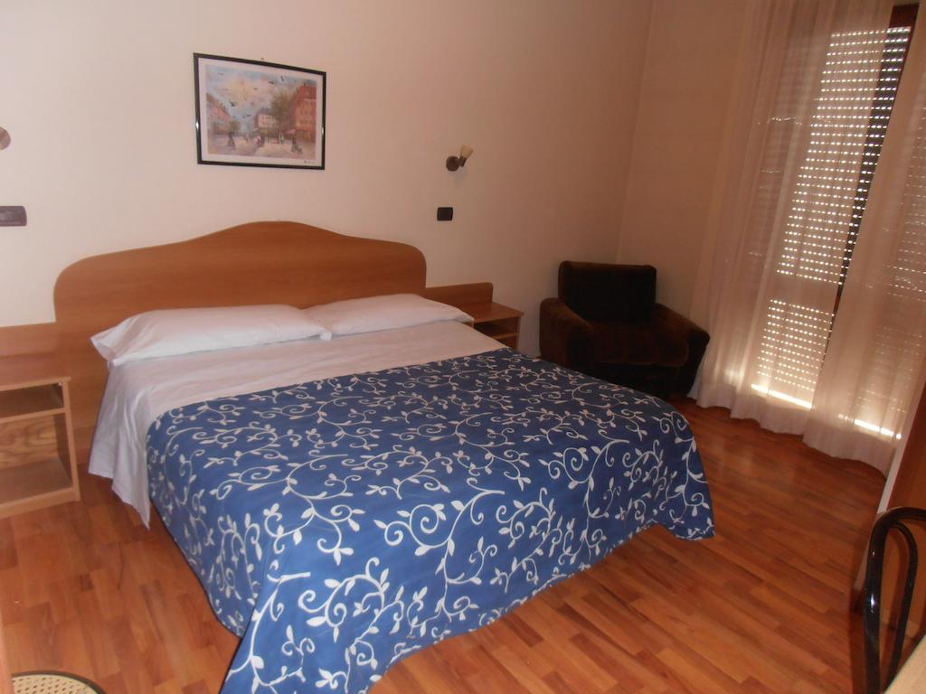 Hotel Giusy Perugia Cameră foto