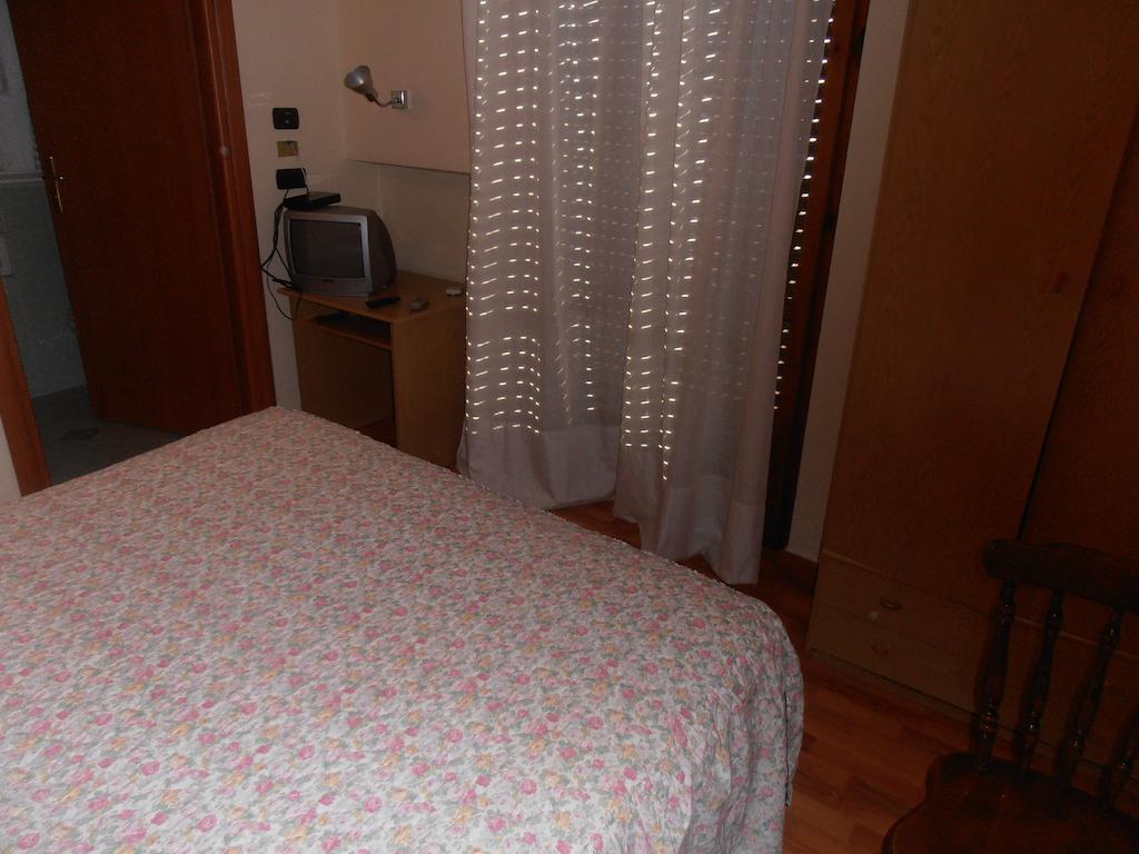 Hotel Giusy Perugia Cameră foto