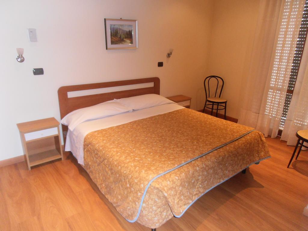 Hotel Giusy Perugia Cameră foto