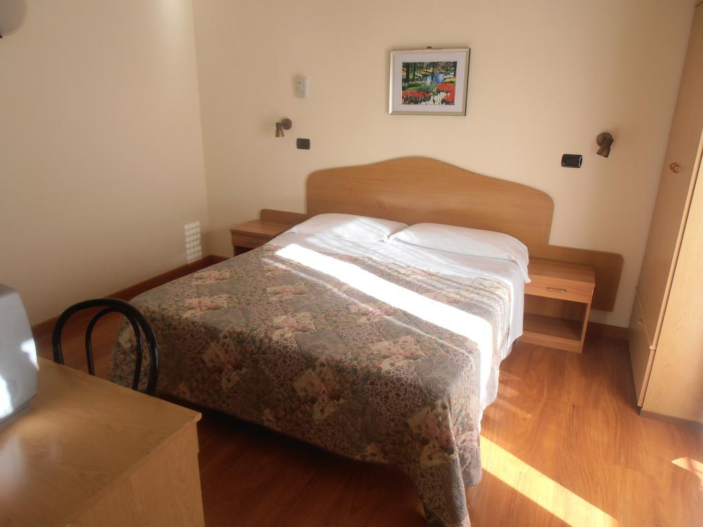 Hotel Giusy Perugia Cameră foto